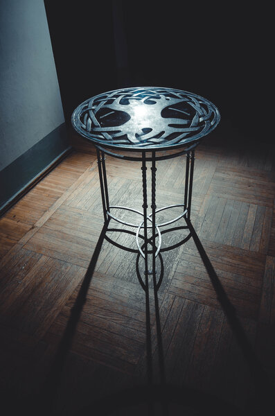 Стол Кельтский